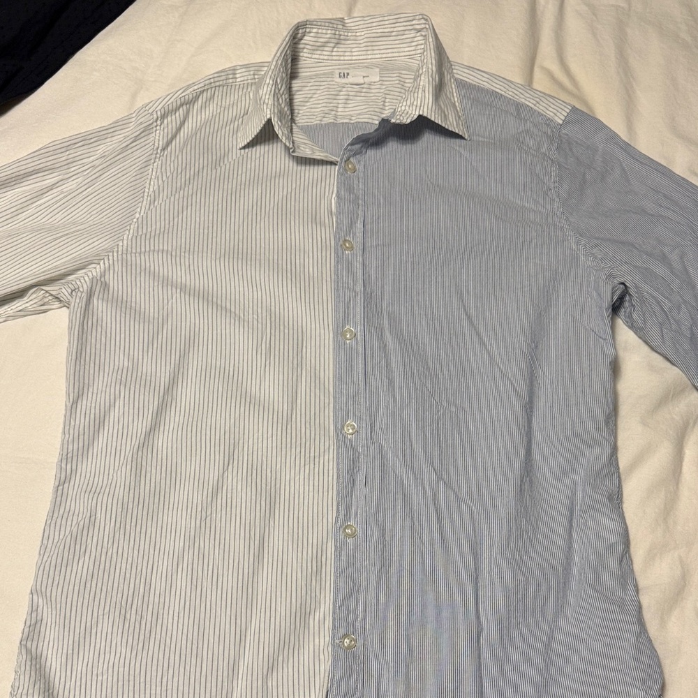 GAP Men's Dual-Tone Striped Shirt in Blue and White